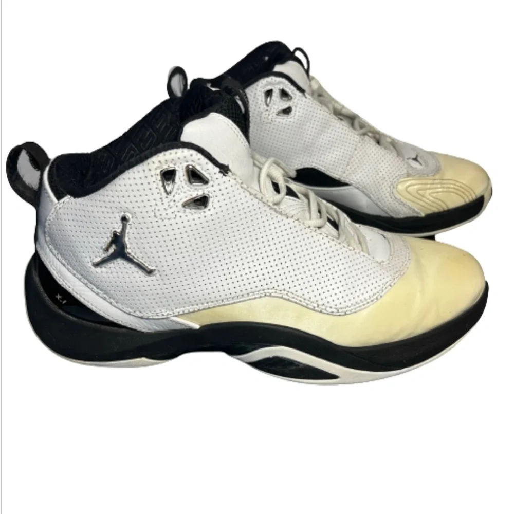 Jordan Dentro 2008 Vintage White Black Basketball Sneakers Men's Size 10.5